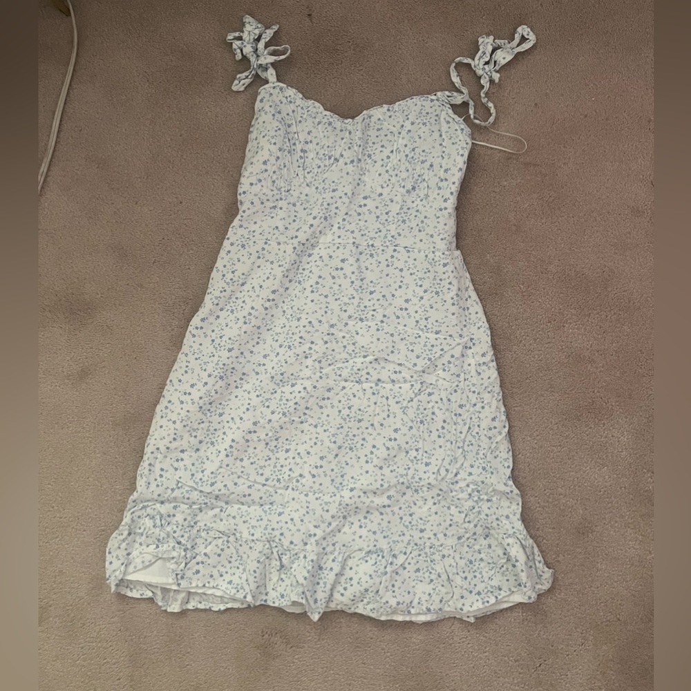 white floral hollister dress